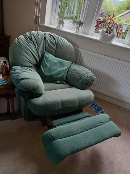 Photo of free Settee and 2 armchairs (DE4, Darley Dale) #2