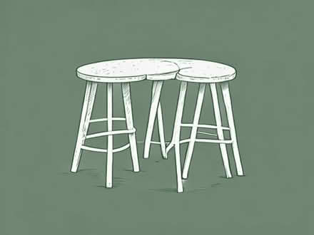Photo of 2 Bar stools/ breakfast bar stools (Newton Reigny CA11) #1