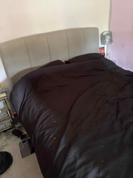 Photo of free King size tv bed (TW12) #1