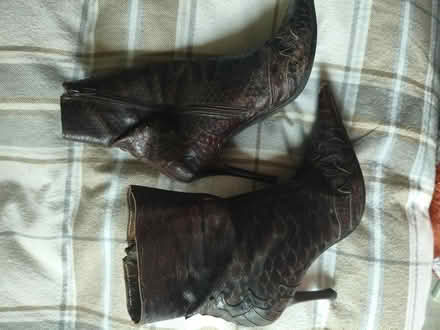 Photo of free Heels 👠 (Vauxhall SW8) #1