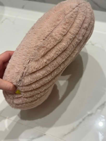 Photo of free Pink travel neck pillow (Epsom KT17) #2