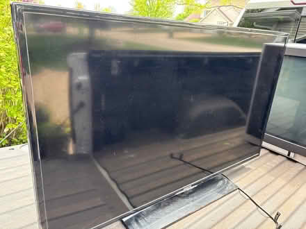Photo of free 50” Samsung TV (Appleton) #1