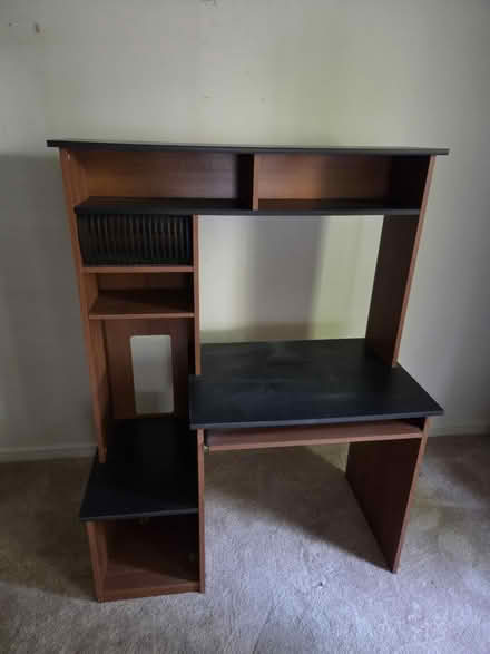 Photo of free computer desk (park ridge, il) #1