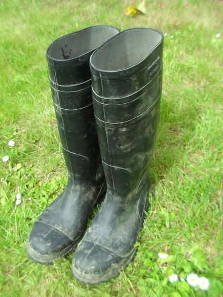 Photo of free Wellies size men's 7 (women's 8) (IP8) #1