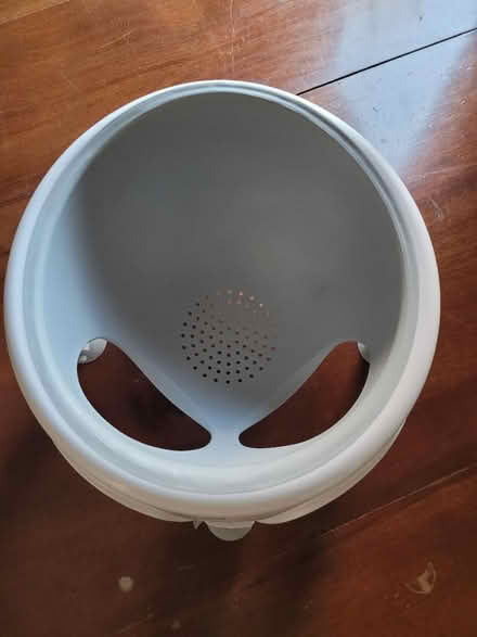 Photo of free Angelcare bath seat (RH13 Horsham) #2