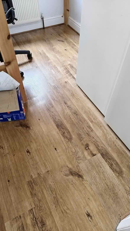 Photo of free Wood effect laminate flooring 7mm (TW3 Hounslow Central) #2