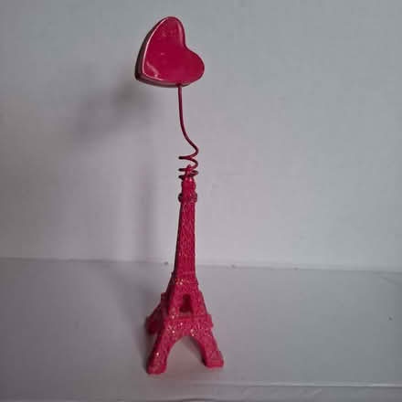 Photo of free Eiffel Tower photo holder (Emmbrook RG41) #1