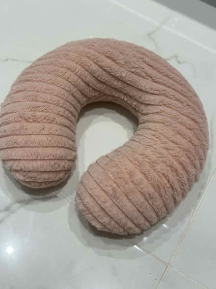 Photo of free Pink travel neck pillow (Epsom KT17) #1