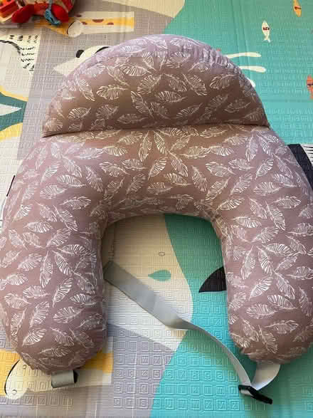 Photo of free Momcosy feeding pillow (Maidenbower RH10) #1