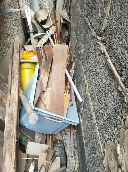 Photo of free Pieces of wood and slate (Leatherhead KT22) #2
