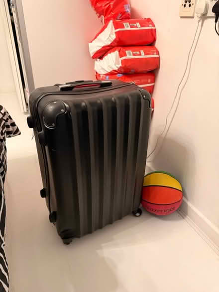 Photo of free Suite case (SE11) #1