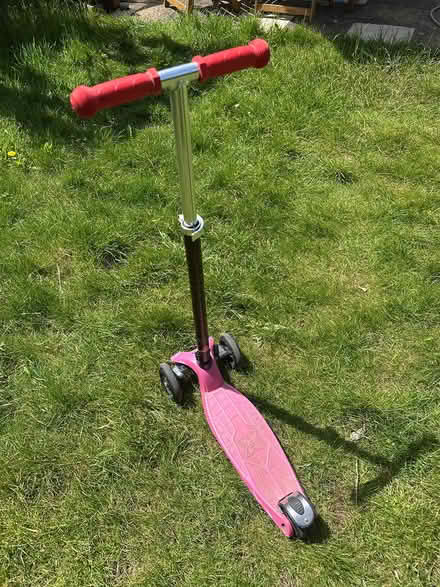 Photo of free Kids 3 wheel scooter (Stroud GL5) #2