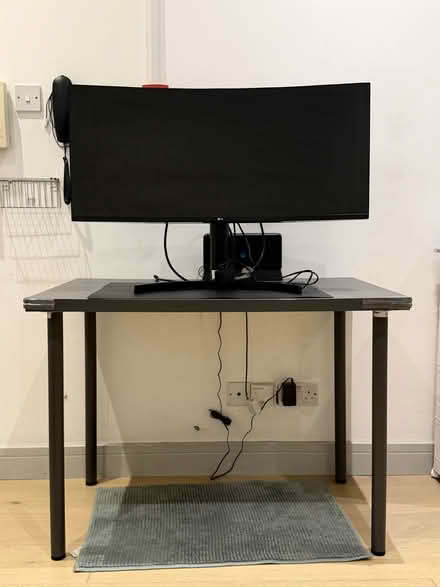 Photo of free Desk and screen (Brentford TW8) #2