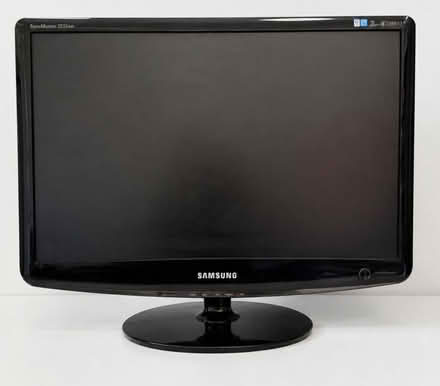 Photo of free samsung monitor (Willesden Green) #1