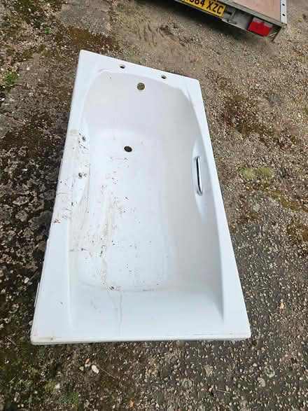Photo of free 3/4 size bath (Rainham, Kent, ME8 8QF) #2