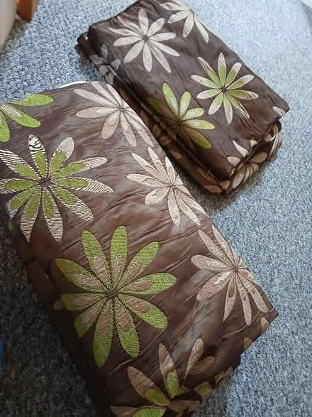 Photo of free Cushion covers / curtains (Parkhead EH11) #1