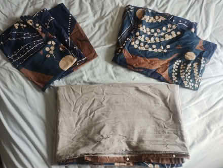 Photo of free King-size duvet cover with pillowcases (Alnwickhill EH16) #1