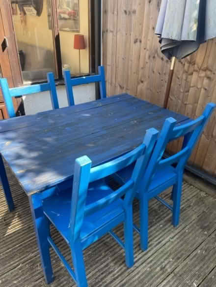 Photo of free Garden table with chairs (N181RZ) #1