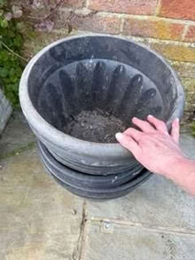 Photo of free 10 large flower pots (Wallands Park BN7) #1