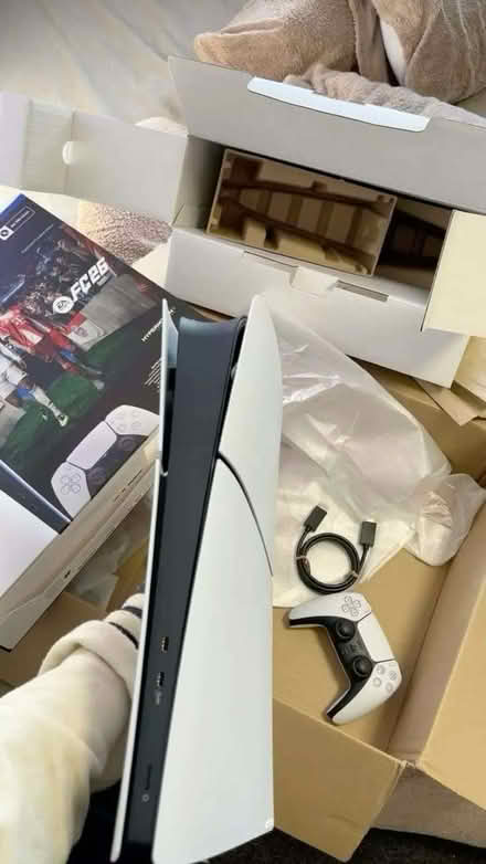 Photo of free gaming console (The Mound EH1) #2