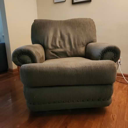 Photo of free Living Room Furniture (Univ Hts corner Silsby/Fenwick) #3