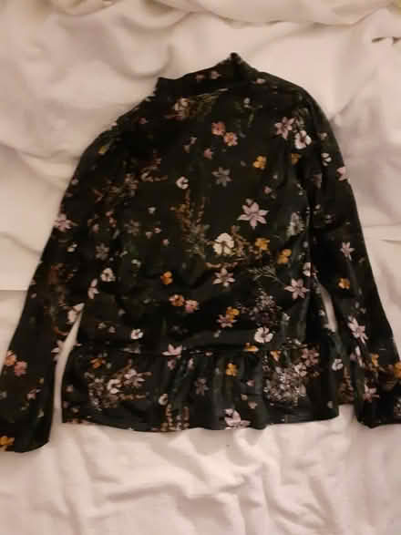 Photo of free Velvet top size 10 to 12 (Birmingham City Centre B4) #1