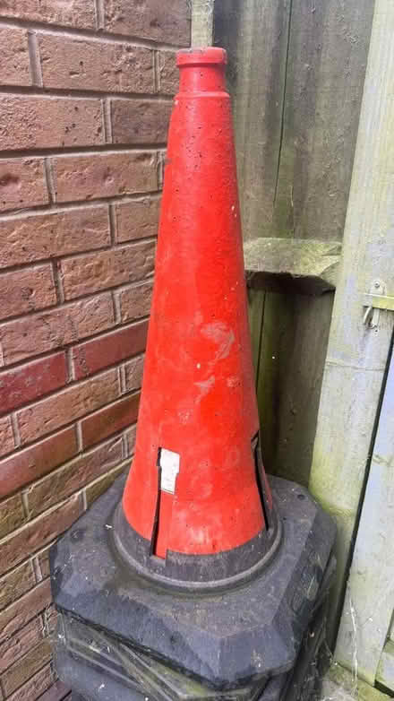 Photo of free traffic cones (Henwick RG18) #2