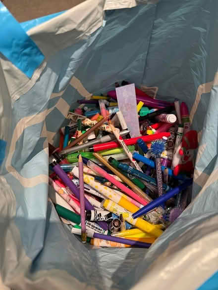 Photo of free Loads of pens, pencils, gel pens (Ealing W5) #3