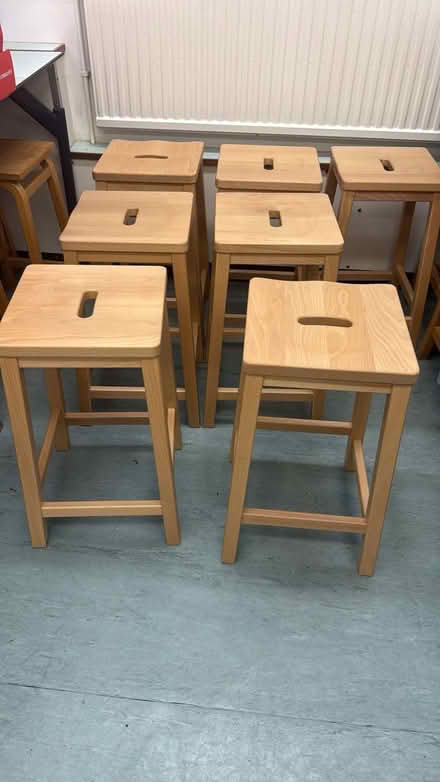 Photo of free School Lab stool (CR0) #1