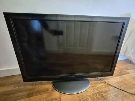 Photo of free Panasonic TV - It does not turn on (Whitechapel E1) #1