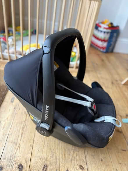 Photo of free Maxi Cosi Pebble+ car seat (SE22) #2