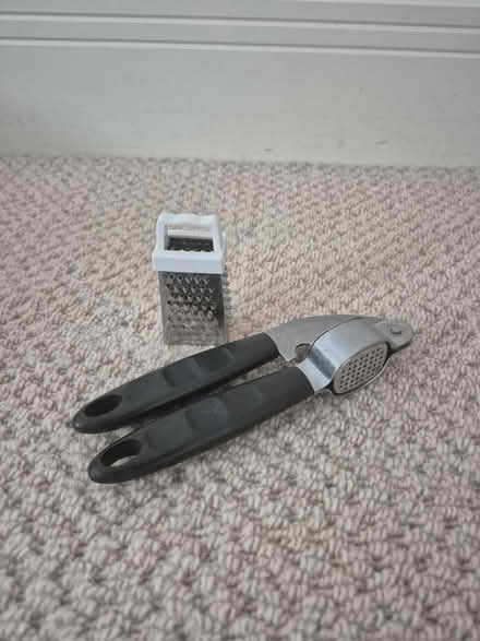 Photo of free Garlic crusher and mini grater (Tunbridge Wells) #1