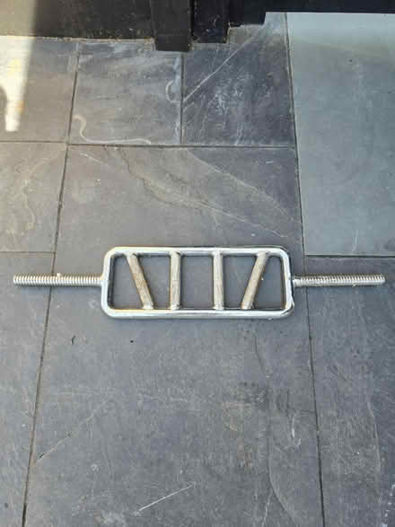 Photo of free Weights curling bar (Shoreham BN42) #1