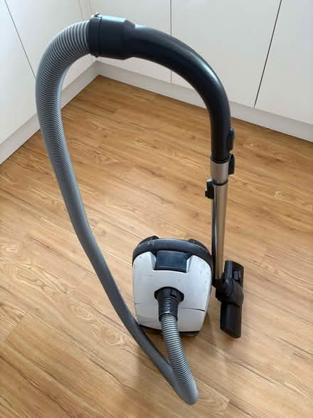 Photo of free Miele S381 vacuum cleaner (Allestree DE22) #2