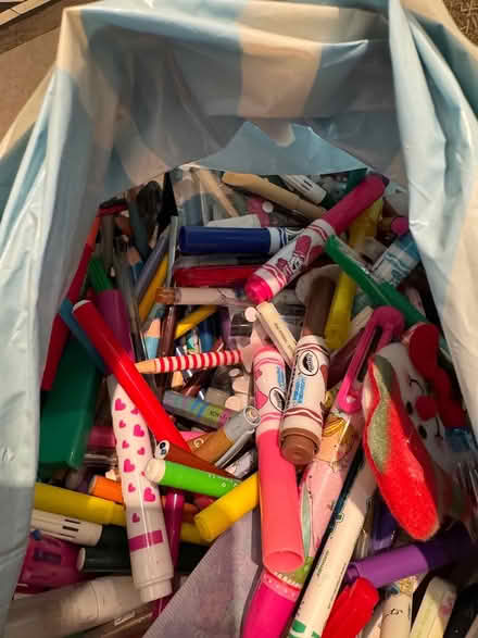 Photo of free Loads of pens, pencils, gel pens (Ealing W5) #2