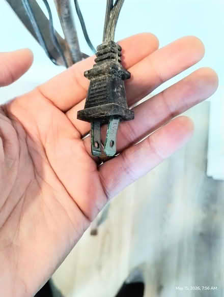 Photo of free Rustic lamp (19124) #3