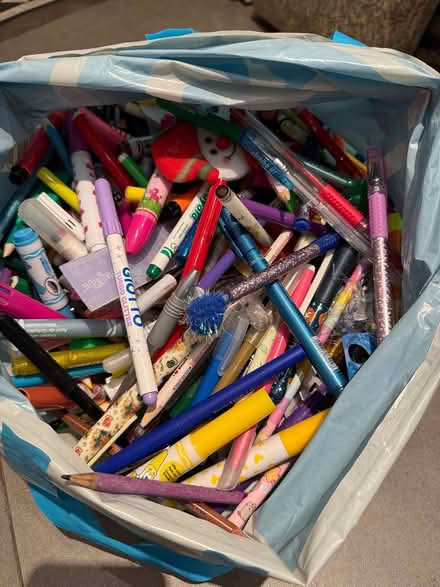 Photo of free Loads of pens, pencils, gel pens (Ealing W5) #1
