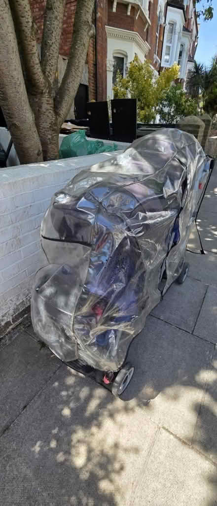 Photo of free triple stroller (Maida Vale) #3