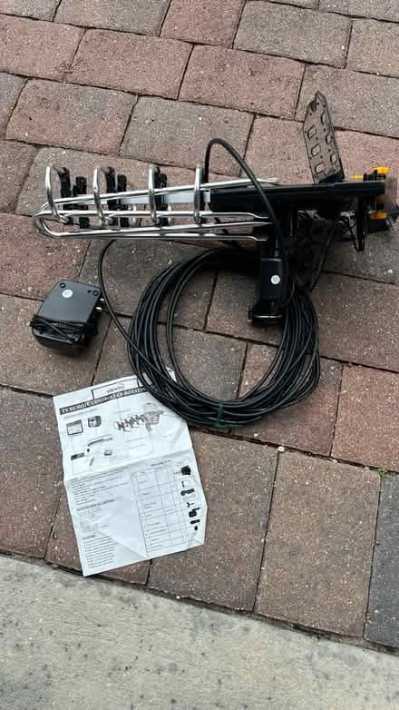 Photo of free TV Remote controlled Antenna (Lake Nona region) #1