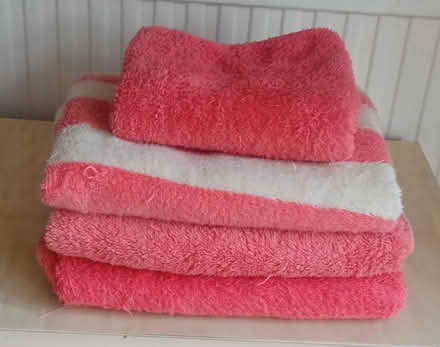 Photo of free Towel set - 4 towels (St Margarets TW1) #1