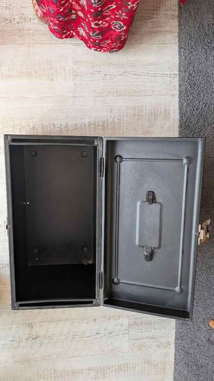 Photo of free Metal Document Box (RG24 Old Basing) #1
