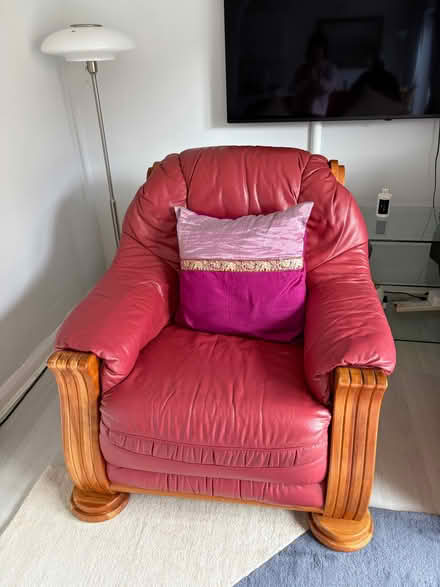 Photo of free 3 seater and 2 armchair (North Ascot SL5) #2