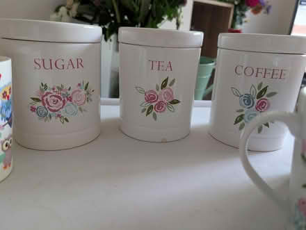 Photo of free Kitchen ceramic containers & 4 mugs (Gosport PO12) #2