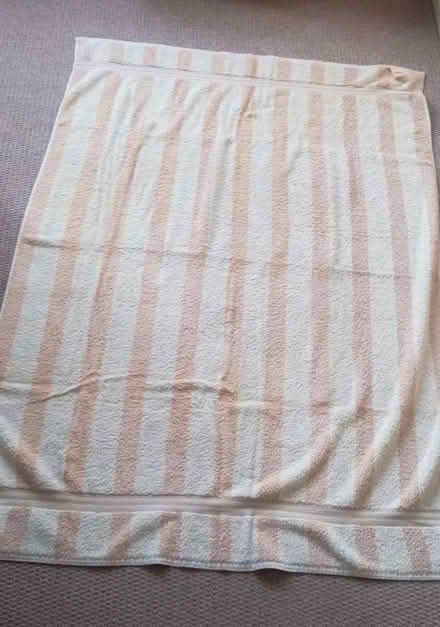 Photo of free 5 towels (St Margarets TW1) #4