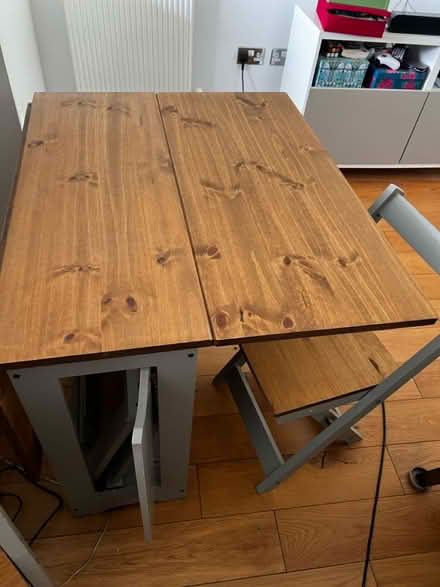 Photo of free Folding table with folding chairs (Mornington Crescent NW1) #2