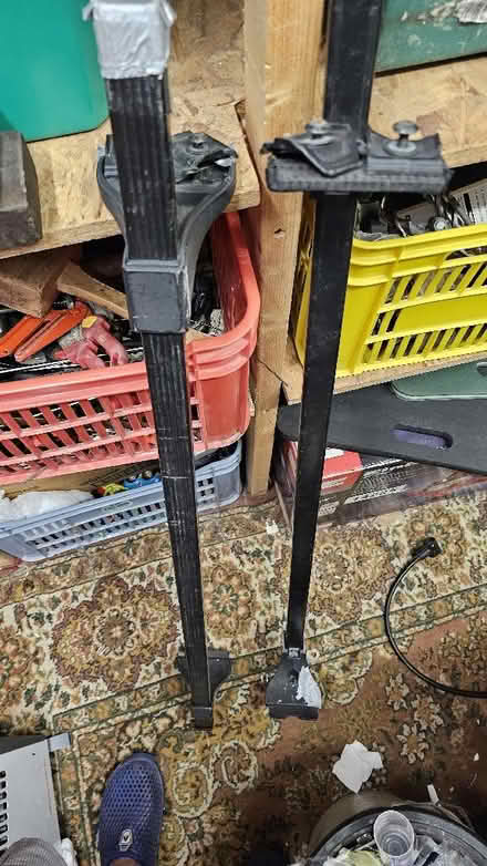 Photo of free Halfords roof bars (Myton Park CV31) #1