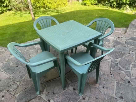 Photo of free Garden table and chairs (Windlesham GU20) #1