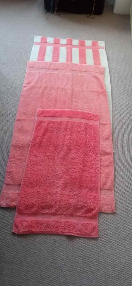 Photo of free Towel set - 3 towels (St Margarets TW1) #2