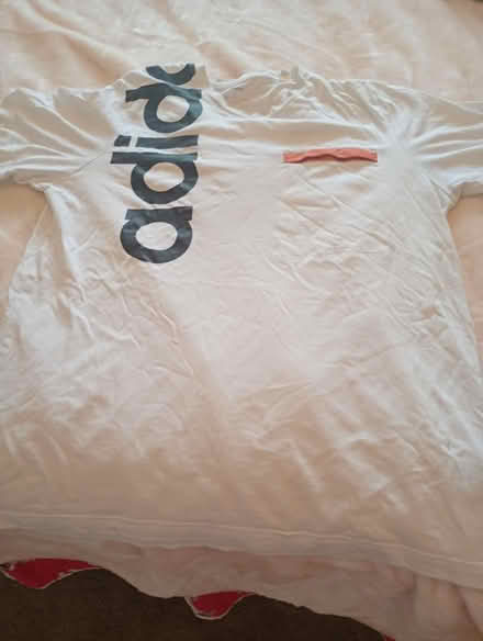 Photo of free Adidas t shirt (South ockendon RM15) #1