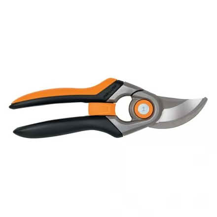 Photo of fiskar shears (woodside plaza) #1